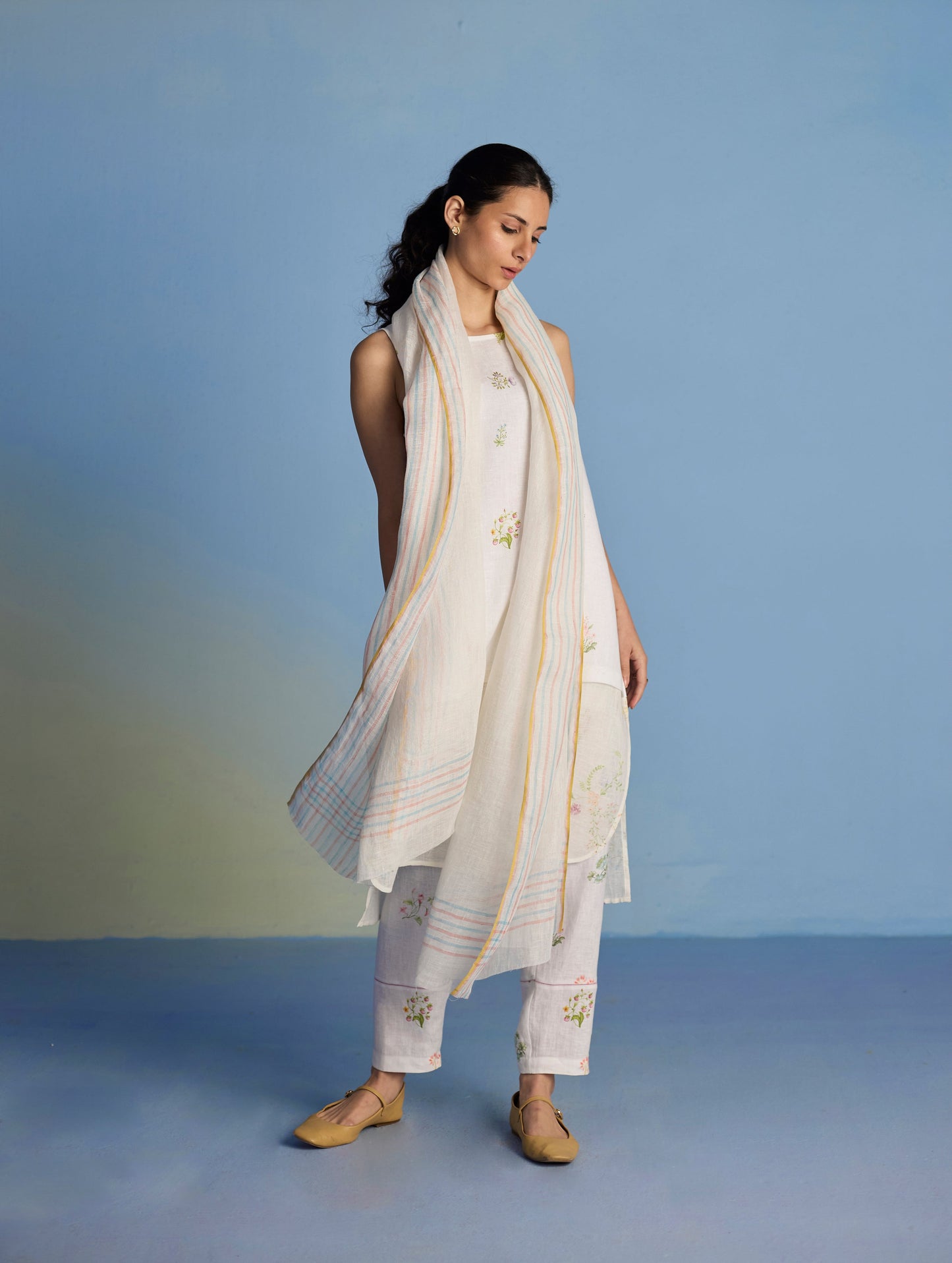 Maso Handwoven Linen Stripe Dupatta - White